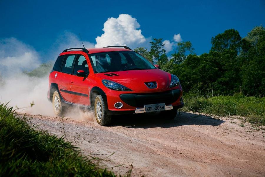  Peugeot 207 Escapade 2009 года  (фото 16 из 47)